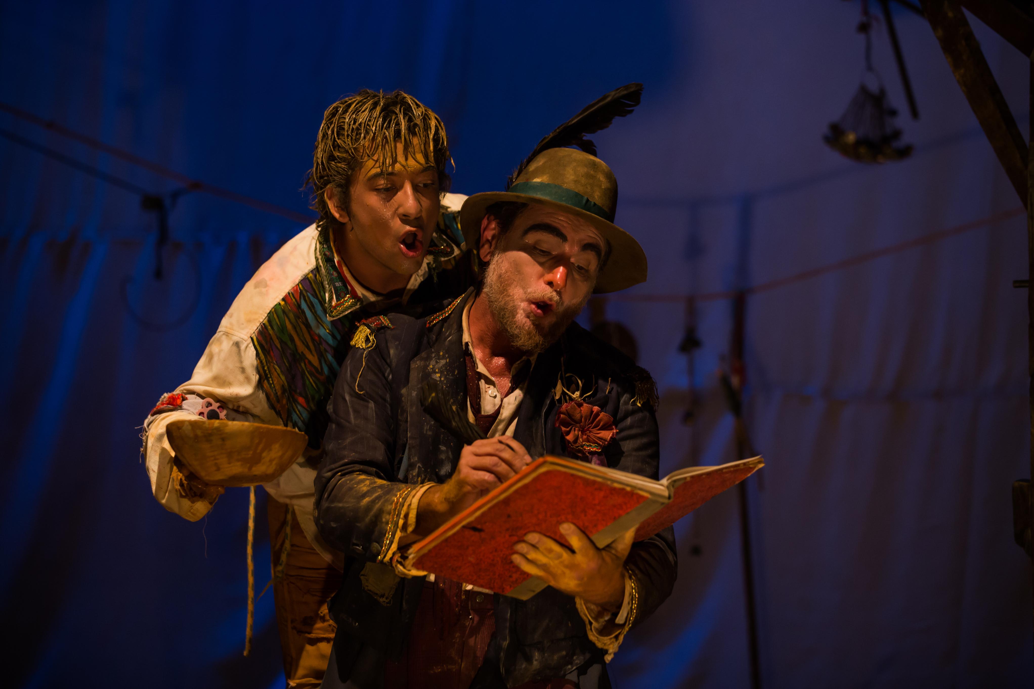 "Quase Árvore" - Grupo Atrás do Pano