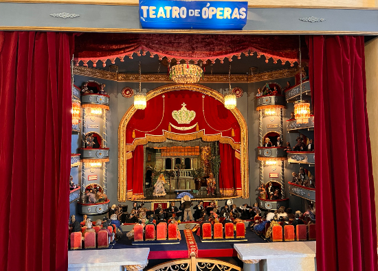 Exposição: Mini teatro de Óperas