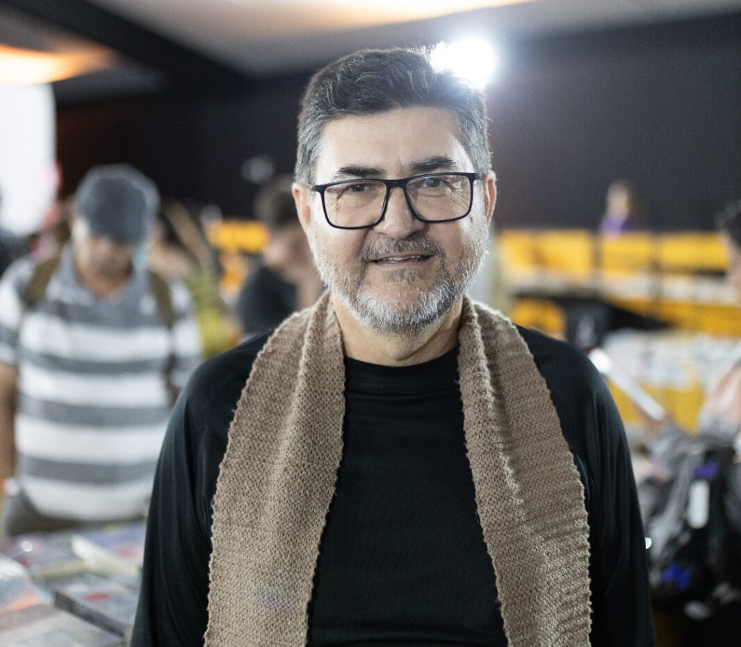 Sempre Um Papo recebe Vanderlei Barbosa