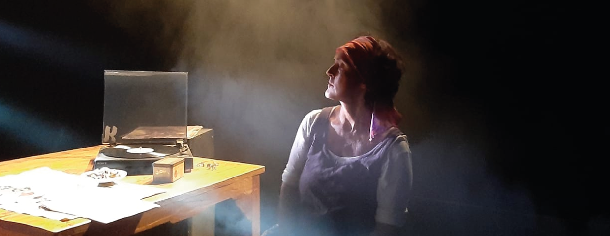  Espetáculo: “A Contadora de Filmes”