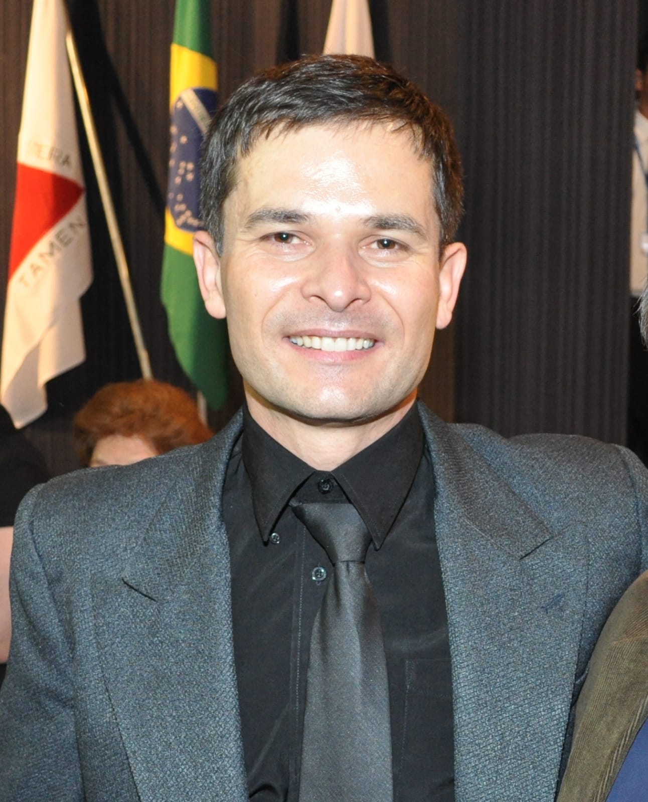 Sempre Um Papo recebe Evandro Aléssio