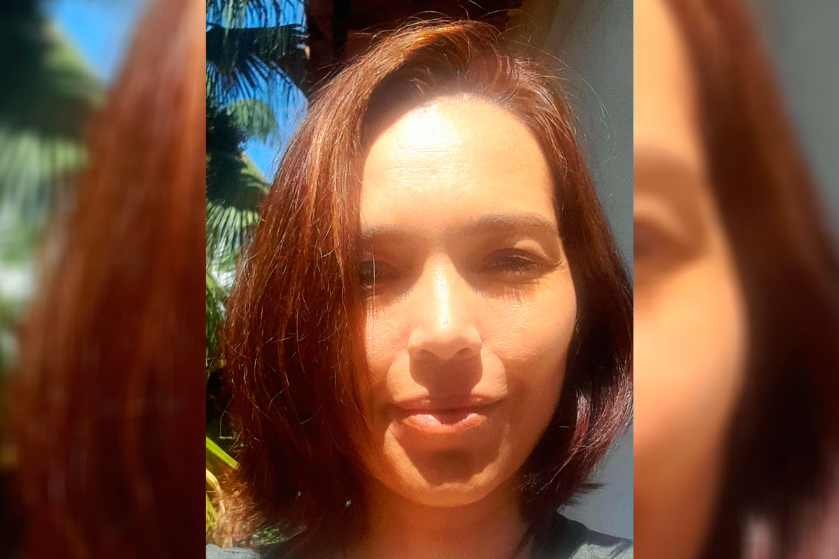 Acervo pessoal Mulher de pele clara, cabelos ruivos e lisos.