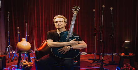 Show: Arnaldo Brandão "Voz e Violão"
