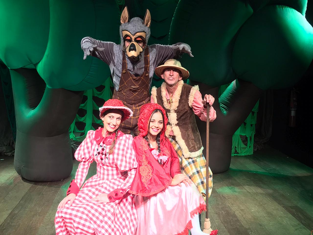 Espetáculo de teatro infantil: Chapeuzinho vermelho