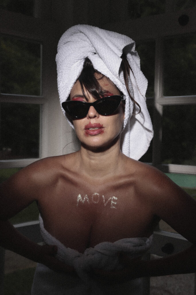 Show: Silvia Machete "Invisible Woman"