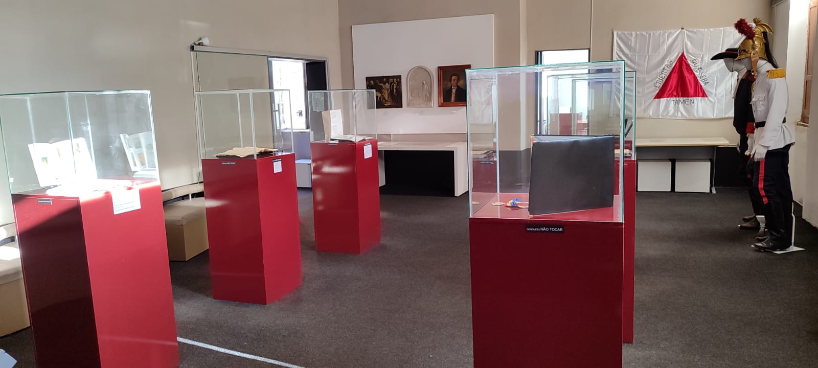  Exposição “Do passado ao presente: Tiradentes e seu legado” 