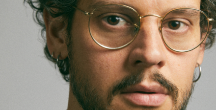 Vinícius de Souza - homem branco de óculos