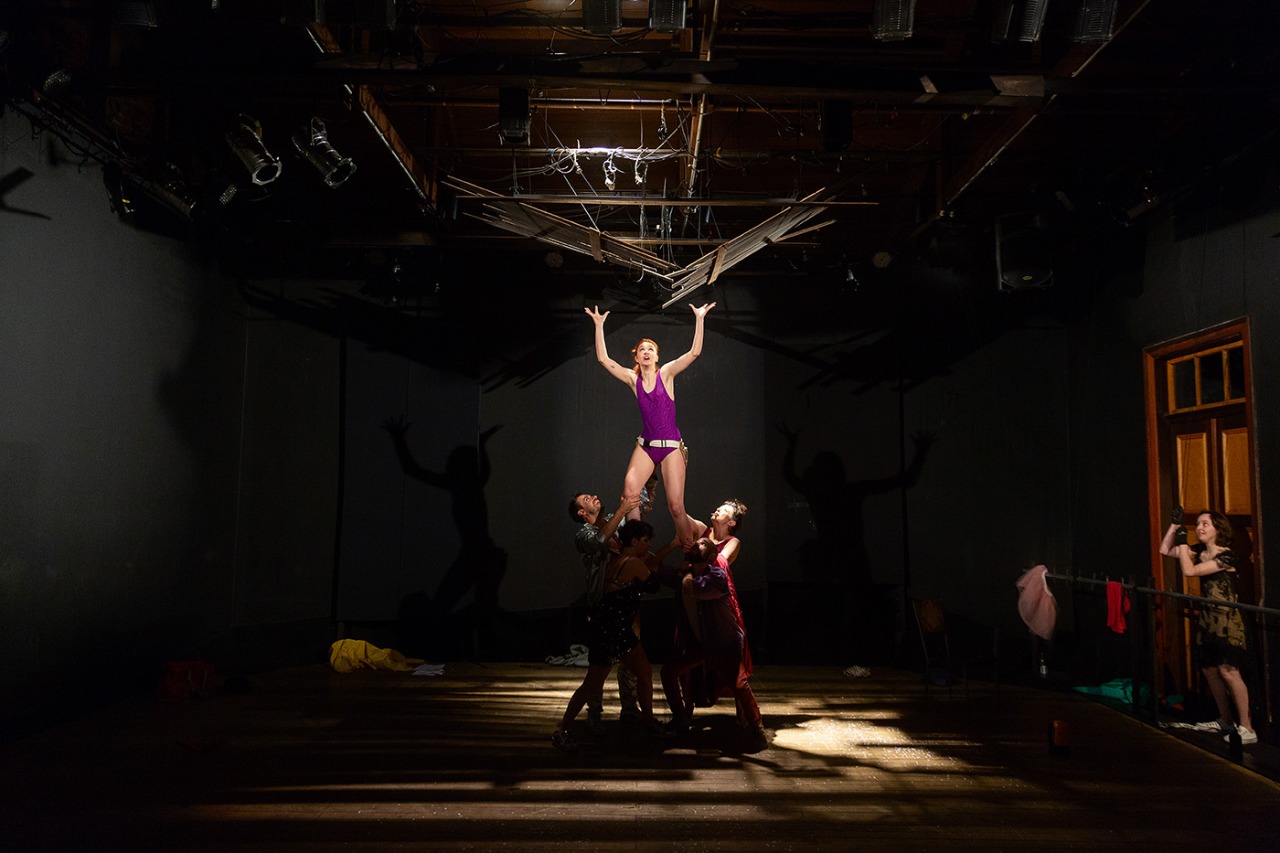 Espetáculo: “AQUI - Amanhã é outra imagem”