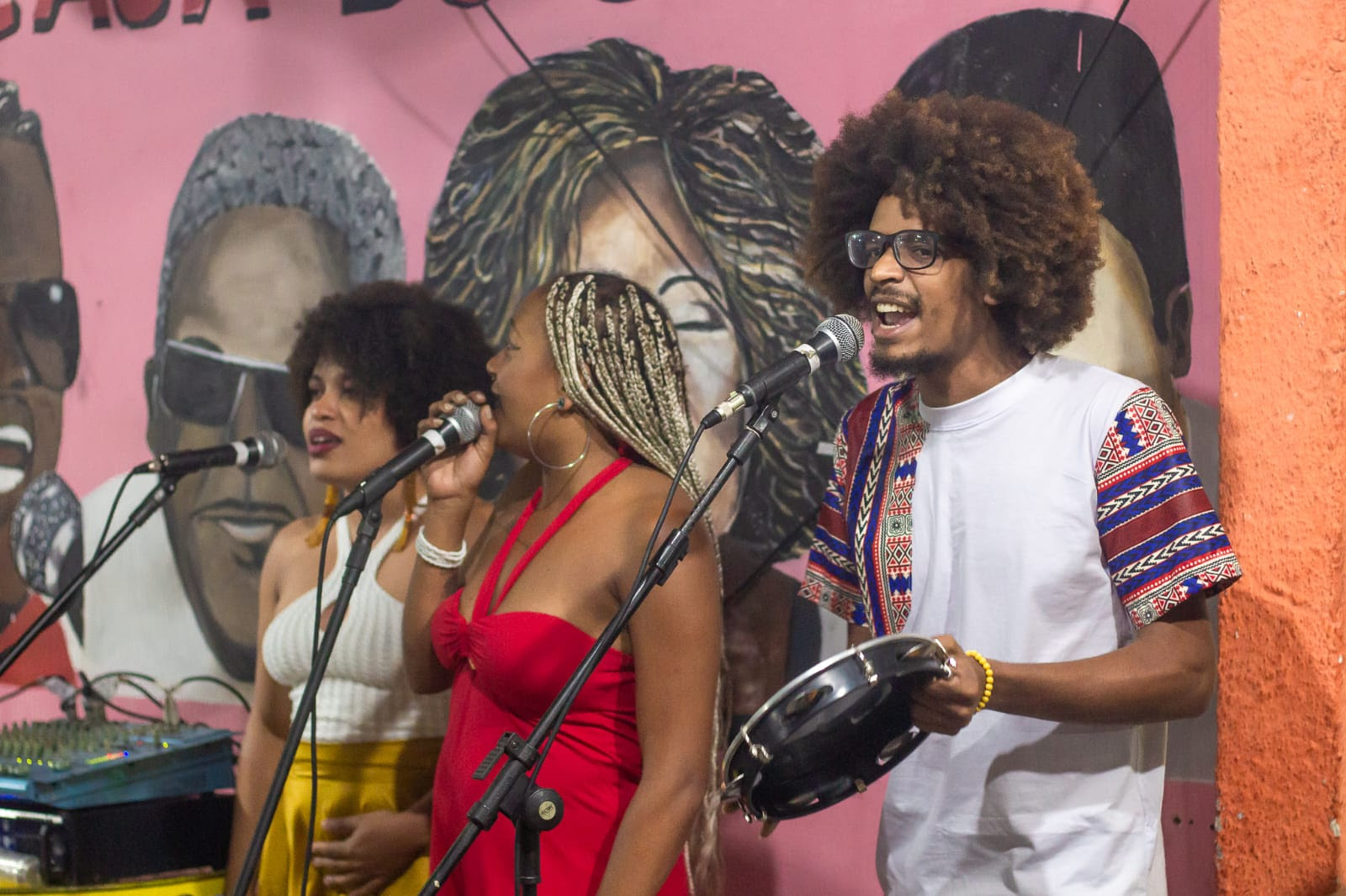  Show: “Ecoando Raízes”