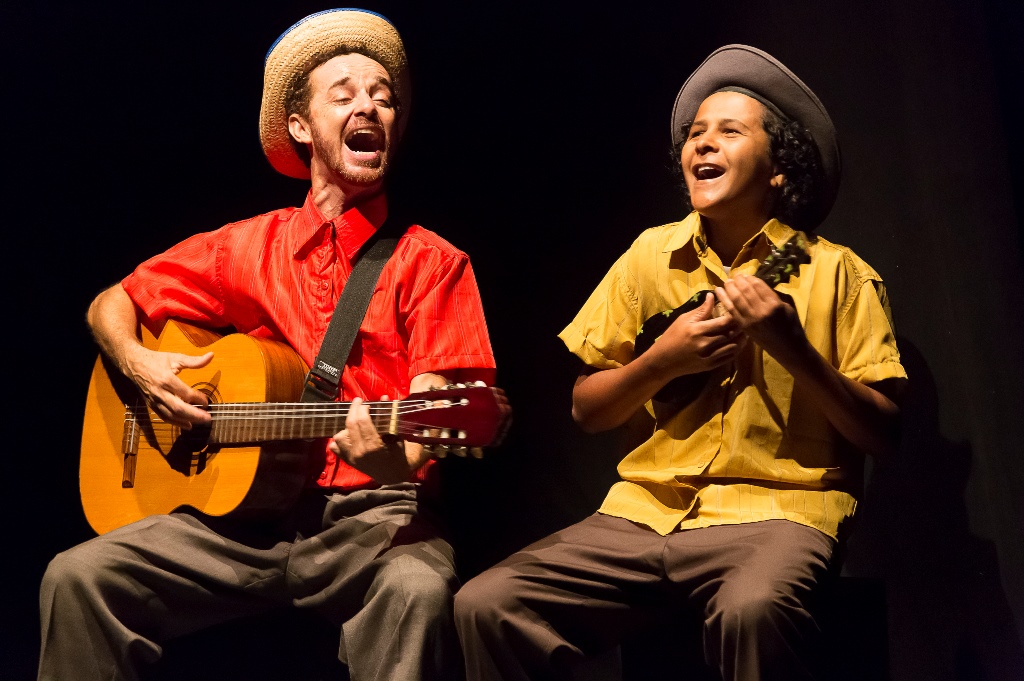  Espetáculo: ‘Na comédia de EDGAR, ALAN PÕE o bico’