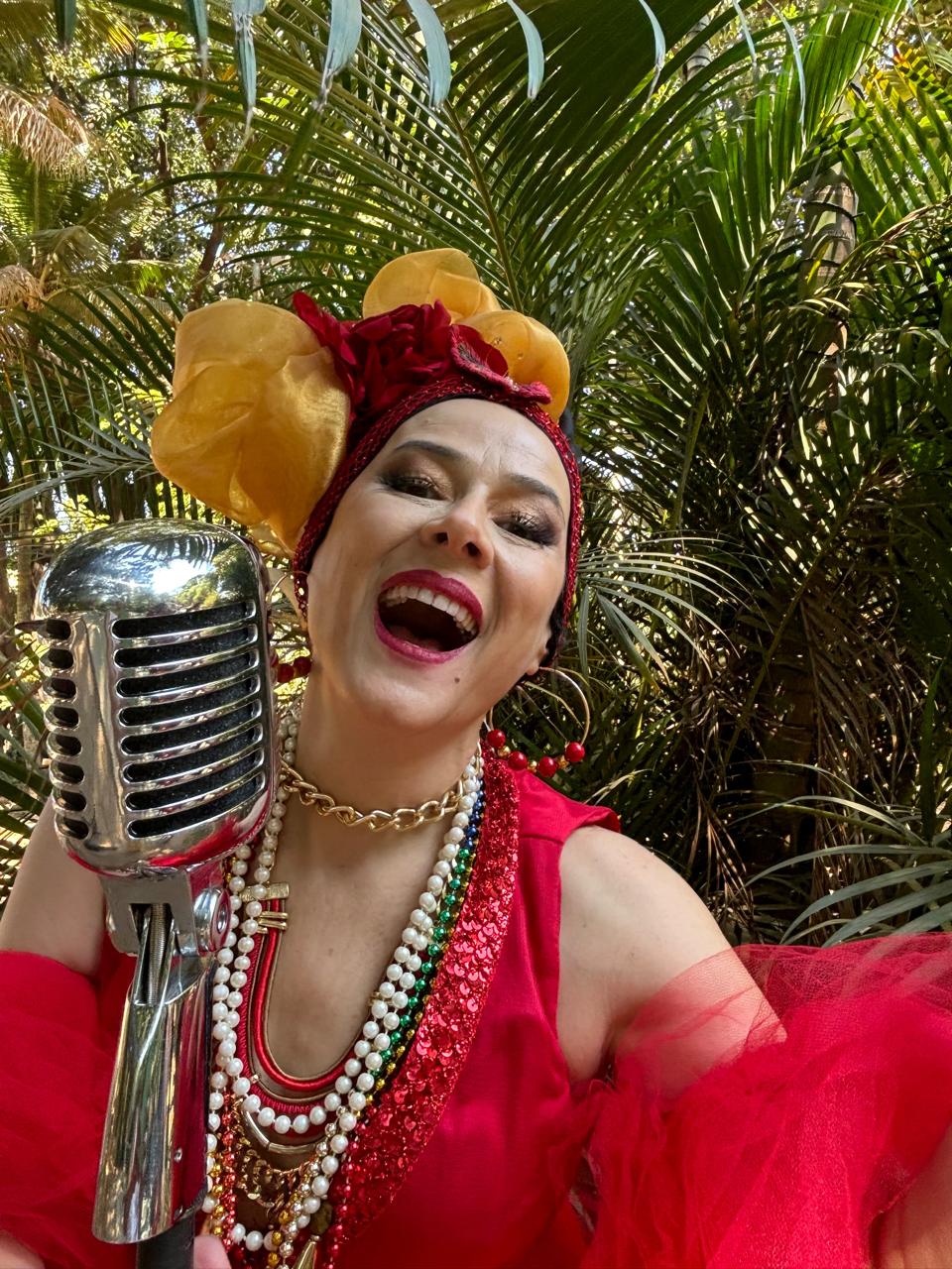 Show: “Taí! Carmen Miranda Por Sônia Andrade"