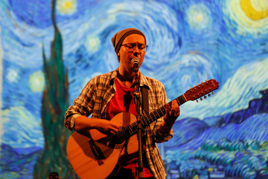 Show cênico-poético-musical: Drummundanas, com Gleidston Alis e a Máquina do Mundo