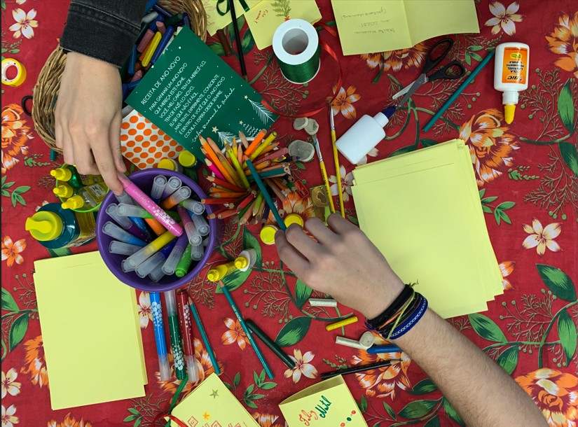 Ateliê de Cartões de Natal no Espaço do Conhecimento UFMG