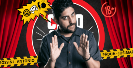 Imgem de um homem estendendo as mãos 