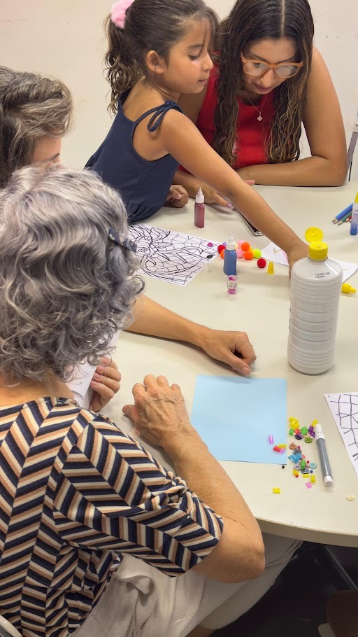 13.01 Oficina “Criando Mosaicos com Papel”