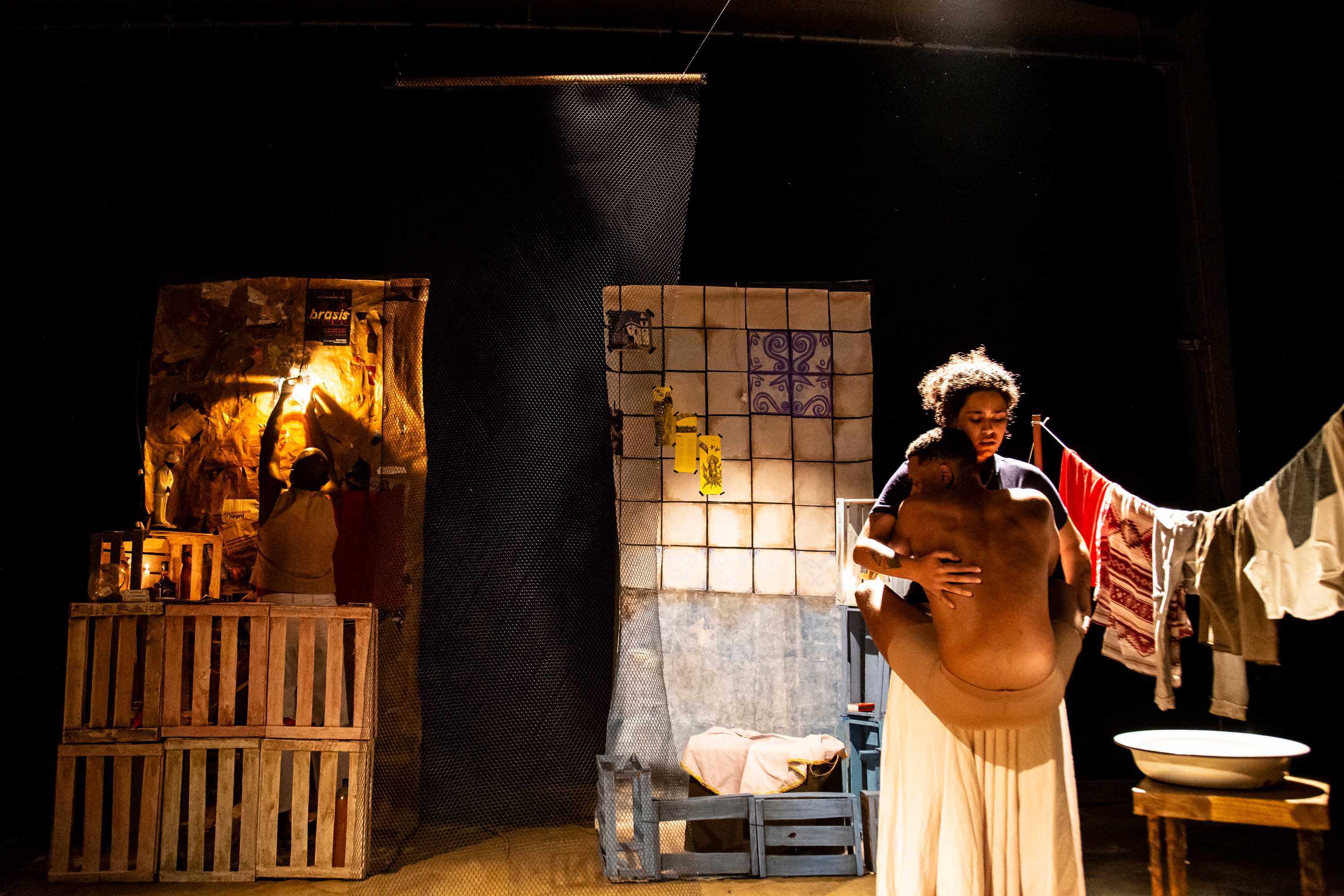 Espetáculo: ÀBÍKÚ