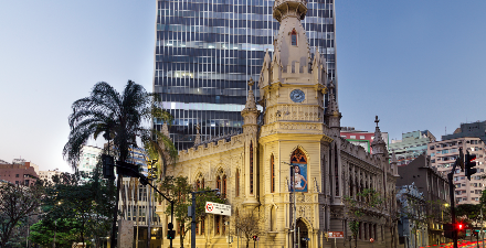 Noturno nos Museus