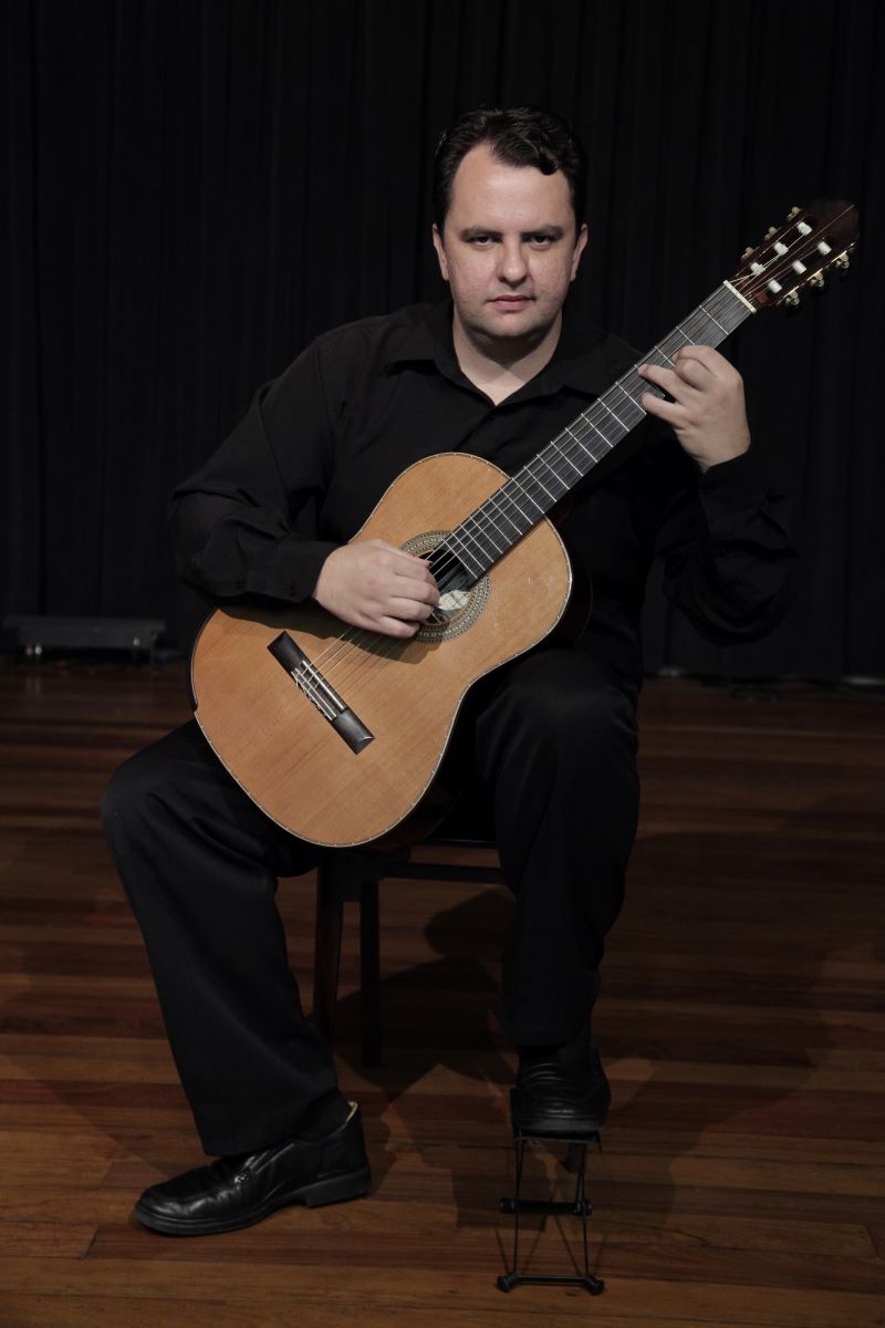 Foto do artista Celso Faria