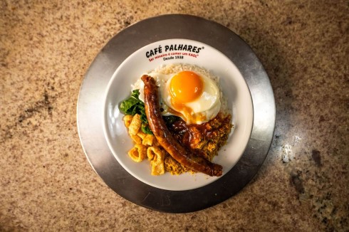 TARDE: Almoço no Café Palhares