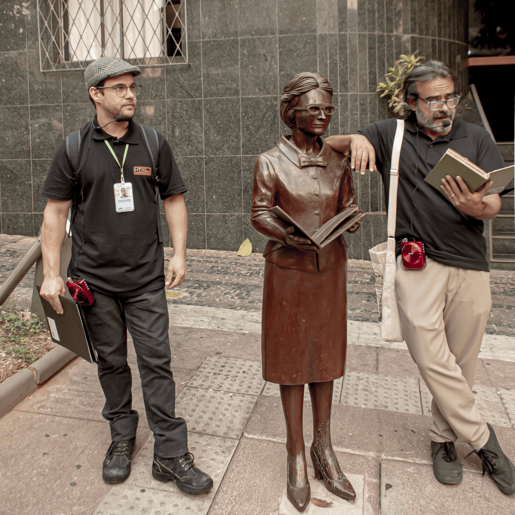 Entre Escritores e Poetas - Conhecendo BH em Versos e Prosas