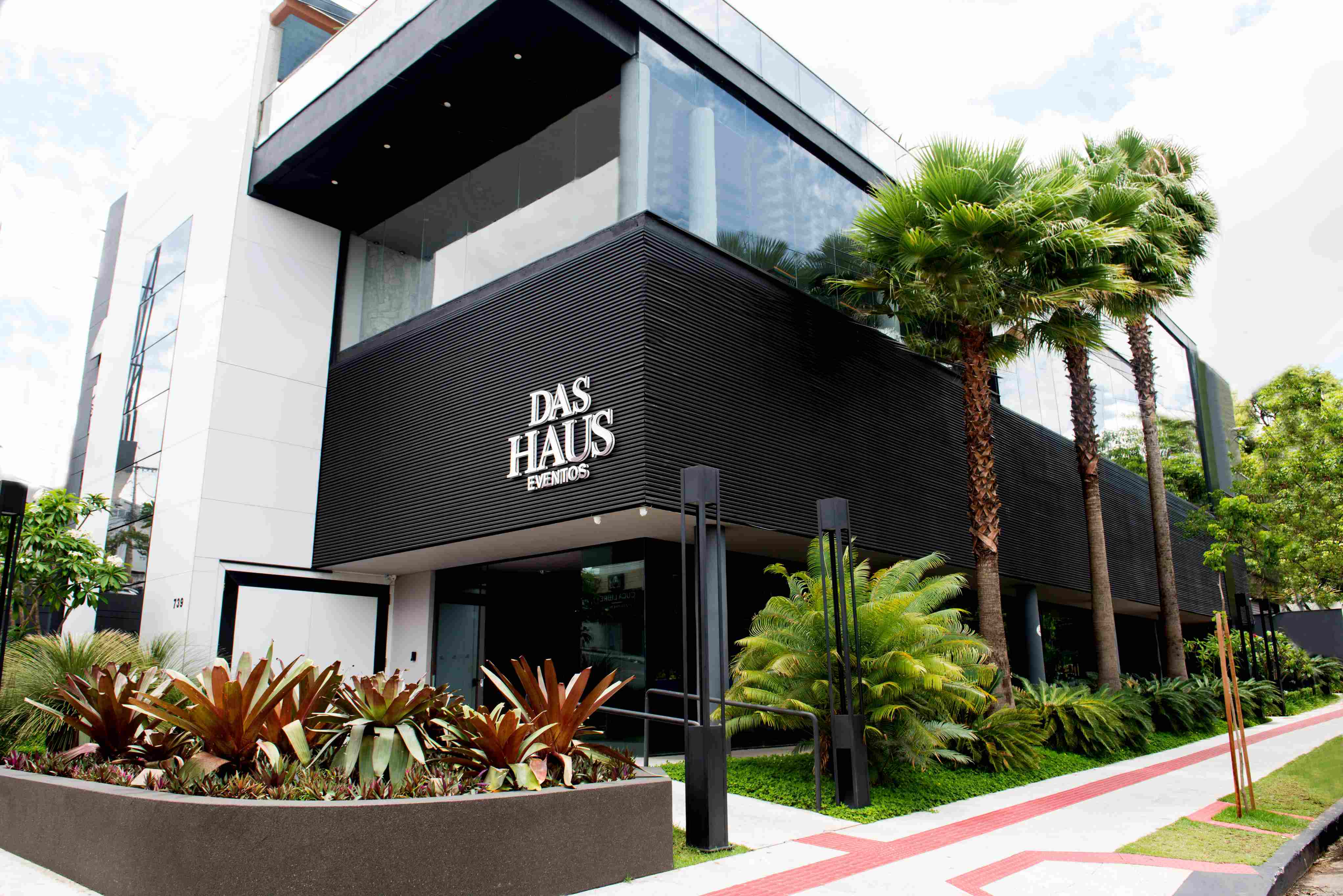 Entrada Das Haus Eventos