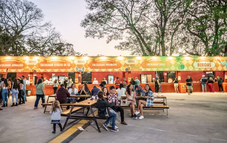 Foto da Vila Gastronômica do Arraial de Belô