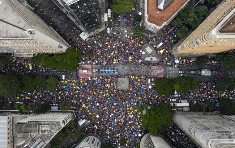 Foto: Leo Lara / Acervo Belotur Bloco: Quando Come se Lambuza