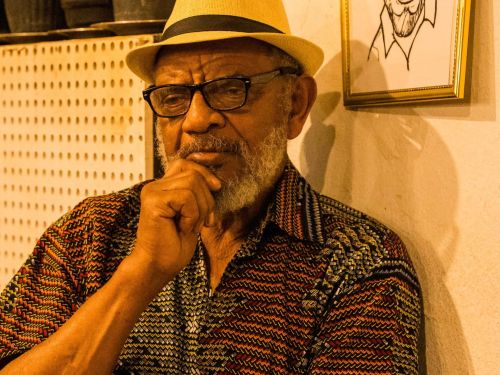 imagem interna do bar opção