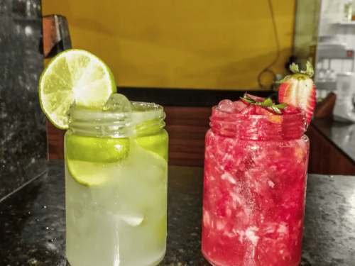 Caipivodka e caipifruta de morango