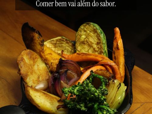 Foto de um prato elaborado no Restaurante Pastus Fogo & Parrilla