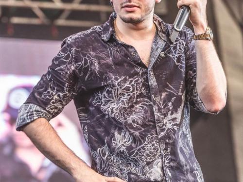 Live: Jonas Esticado