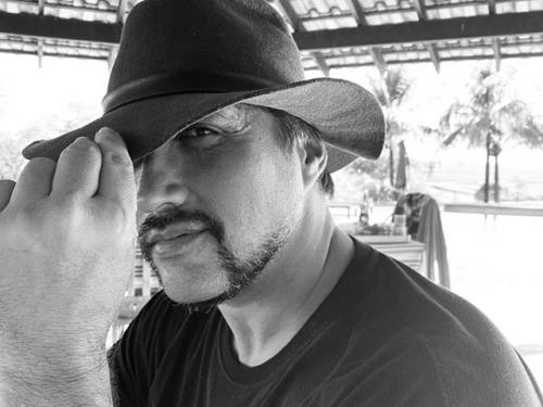 Live de Aniversário - Léo Chaves