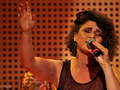 Lançamento: "Jeitos de Amar" novo álbum - Lu Toledo