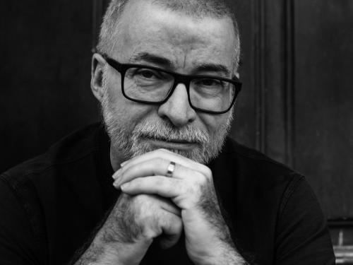 Sempre Um Papo recebe Lira Neto