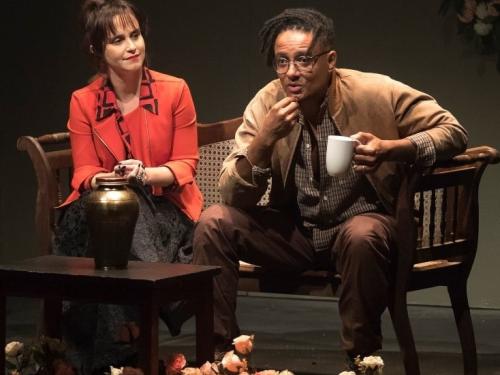 Espetáculo; “Pá de Cal (Ray-lux)”, Cia Teatro Independente - CCBB BH