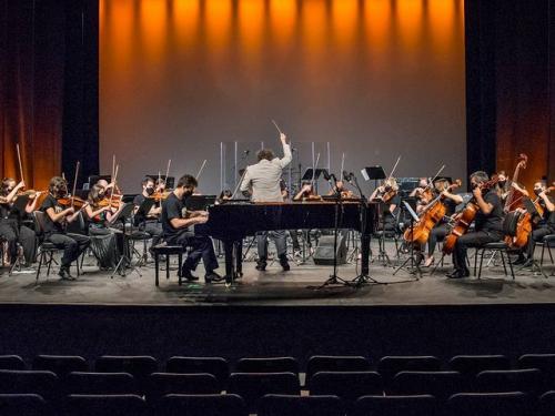  Série Domingos Clássicos: Orquestra Ouro Preto e o Piano Brasileiro