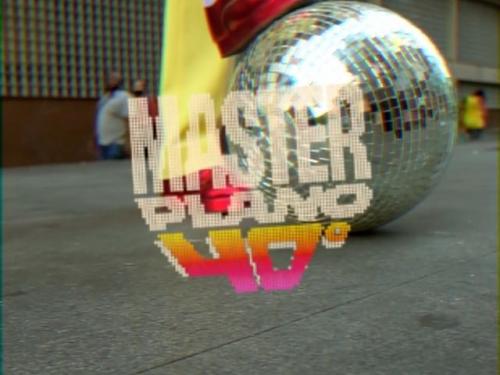 Um encontro que à primeira vista pode parecer incomum, da música eletrônica com o popular funk é o que propõe o coletivo Masterplano para sua primeira festa de 2022. No dia 15 de abril, em plena sexta-feira da paixão, o grupo belo-horizontino reúne na Serraria Souza Pinto ícones do estilo, como a madrinha do funk carioca Fernanda Abreu – que comemora 30 anos de carreira com show inédito na cidade – o Quarteirão do Soul, movimento de resistência que ocupa as ruas de BH desde 2004 e o DJ Scar, mineiro, referê