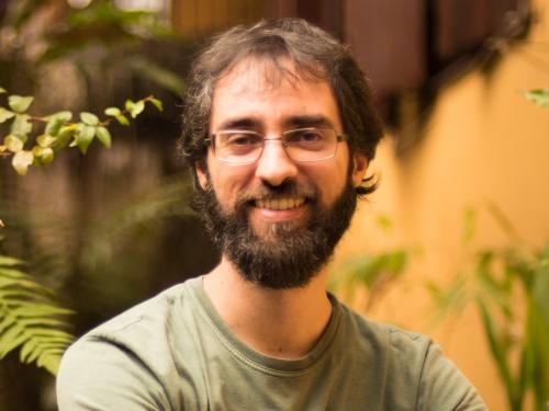 Sempre Um Papo recebe Rafael Senra