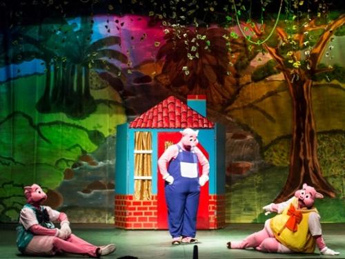 Divulgação Espetáculo Infantil Os 3 Porquinhos (O Clássico)