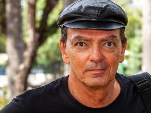 Sempre Um Papo recebe João Diniz