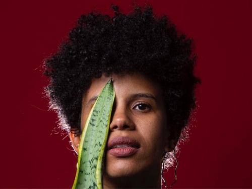 Imagem de divulgação do espetáculo "A mulher do fim do mundo"