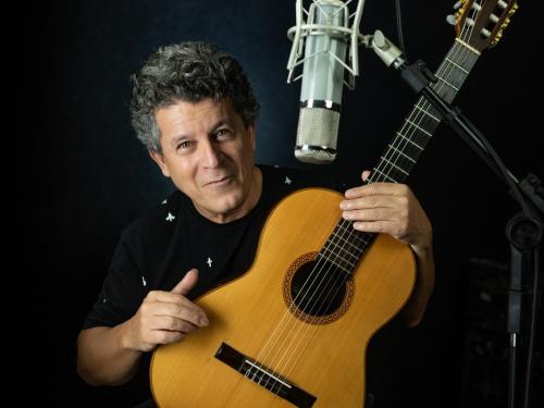 Sempre Um Papo recebe Celso Adolfo