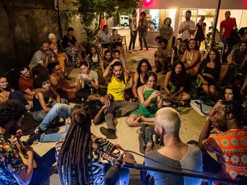 Atividade em roda no Centro Cultural Vila Fátima