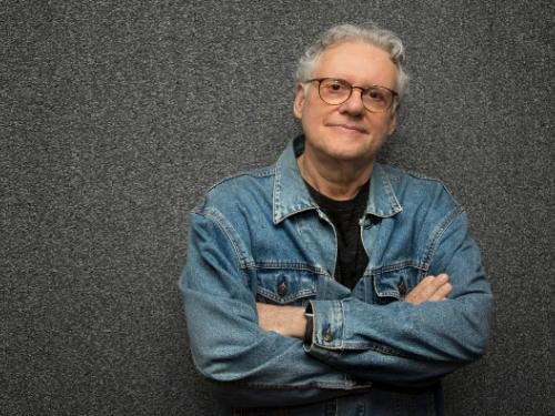 Sempre Um Papo recebe Sérgio Abranches