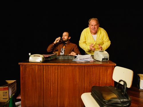 Peça: “Como vencer a burocracia sem ter um infarto” de Ilvio Amaral | Teatro da Bibioteca