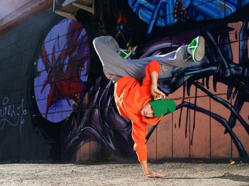 Cenário de Rua - "Batalha de Danças Urbanas"
