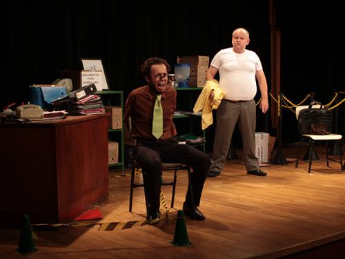 Peça: “Como vencer a burocracia sem ter um infarto” de Ilvio Amaral | Teatro da Bibioteca