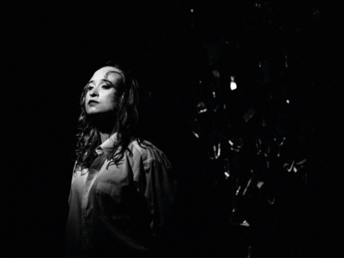 Reestreia da peça solo: “Leve Cicatriz”, de Luciana Brandão 