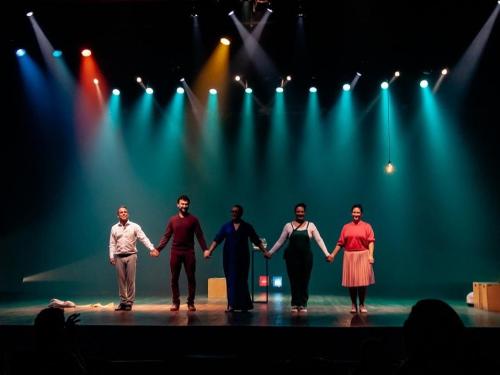 Espetáculo teatral: “Os Estonianos”