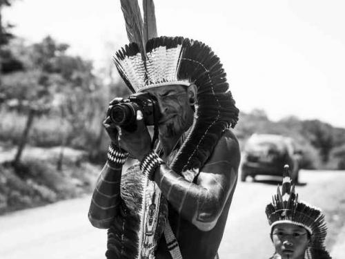 Exposição: "O Futuro é Indígena" – de Edgar Kanaykõ Xakriabá | Espaço do Conhecimento UFMG